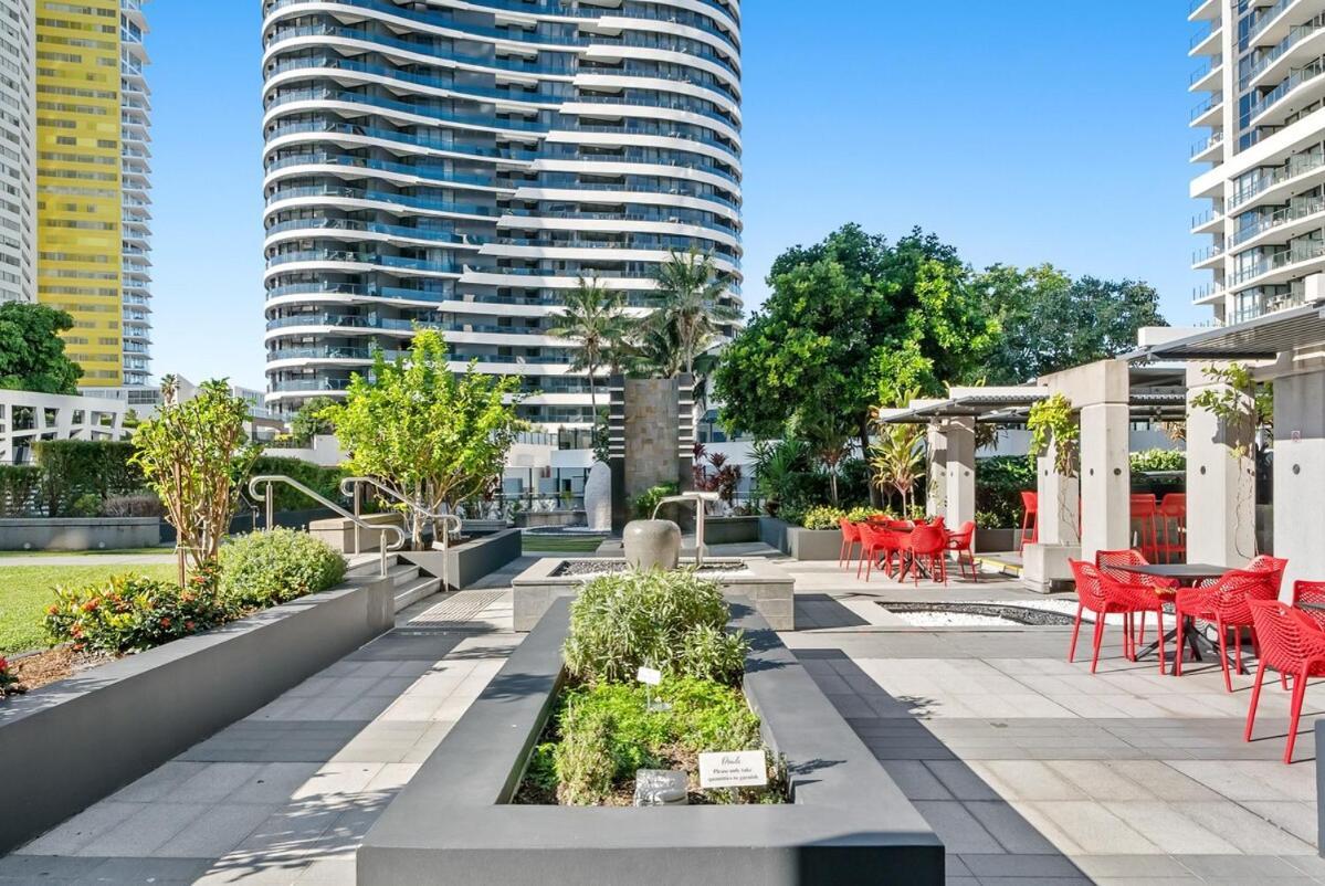 Relax At The At Oracle 21009 * Gold Coast