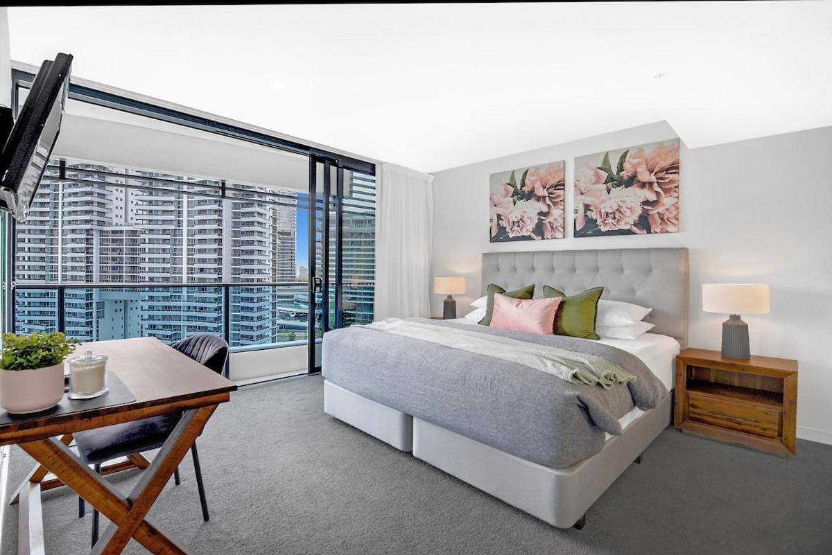 Relax At The At Oracle 21009 * Gold Coast